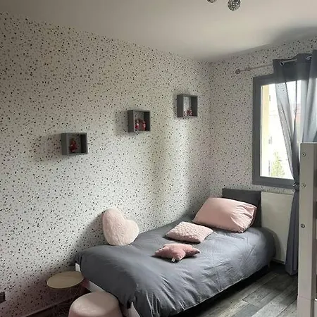 Comme A La Maison… *