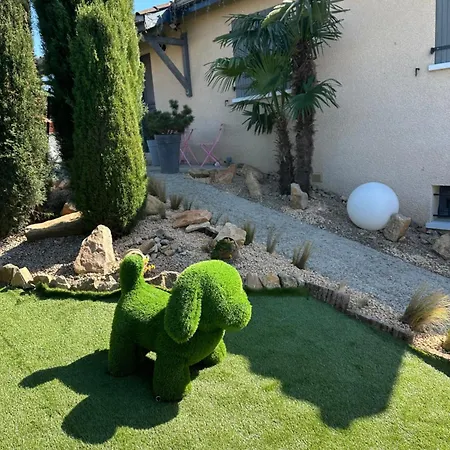 Comme A La Maison…