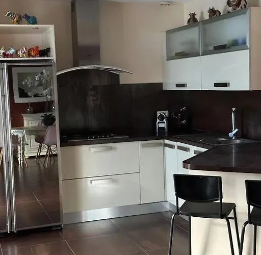 Comme à La Maison… *