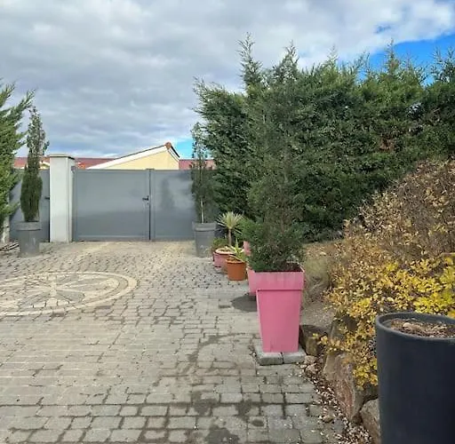 Comme à La Maison… * Pusignan