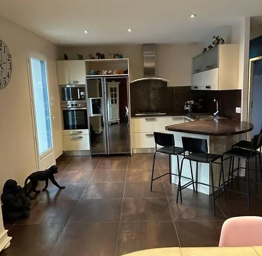 Comme à La Maison… * Pusignan