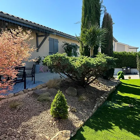 Comme A La Maison… * Pusignan